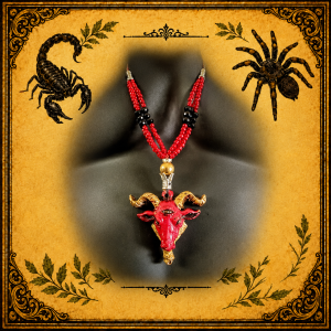 Collar Ritual Rojo y Negro con Cabeza de Macho Cabrío Dorada